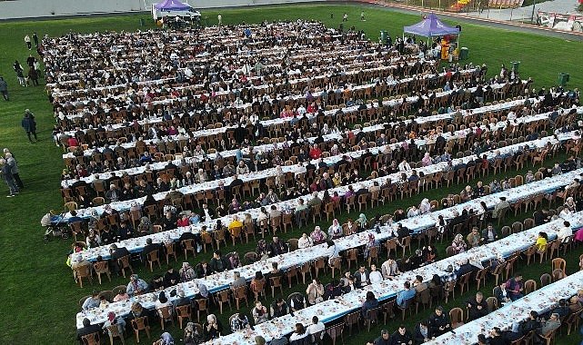 Bayındır Belediyesi Kadir Gecesi’nde İftar Yemeği Düzenledi