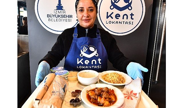 İzmir’de “Askıda Yemek” dayanışması sürüyor