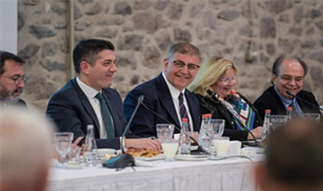 Başkan Tugay’dan kentsel dönüşümde kararlılık mesajı