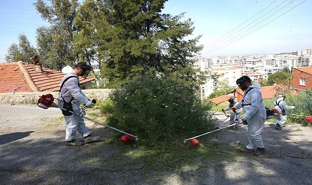Çiğli Belediyesi’nden Yaz Öncesi Yoğun Kosa Mesaisi