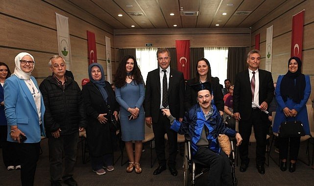 Okuma aşkı engel tanımadı