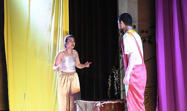 Osmangazi Belediyesi’nden çocuklara tiyatro şöleni