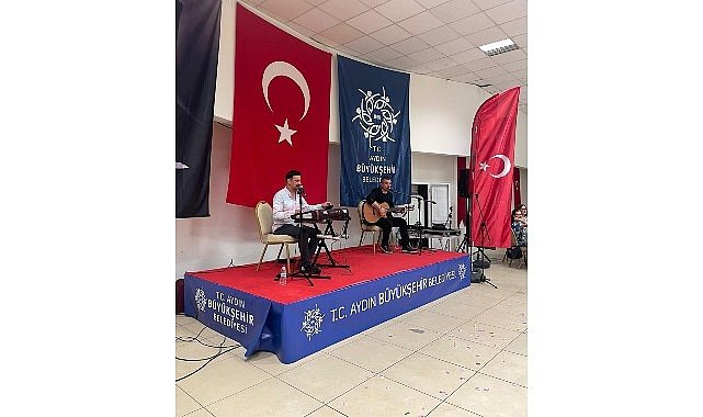 Aydınlılar Anneler Günü’nü Büyükşehir Belediyesi ile Birlikte Kutladı