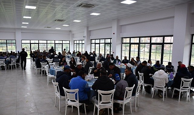 Başkan Taşyasan emekçilerle kahvaltıda buluştu