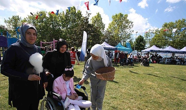 Beyaz Kalpler öğrencilerinden örnek davranış