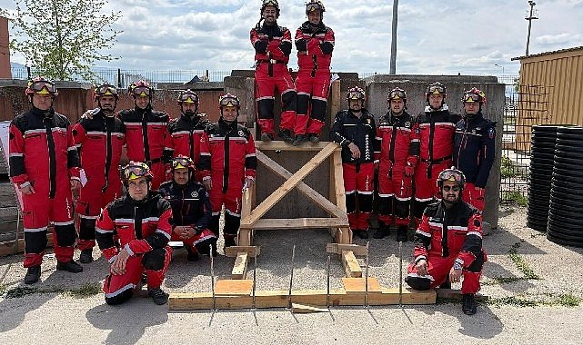 Büyükşehir İtfaiyesi’nden tahkimat ve iple erişim eğitimi