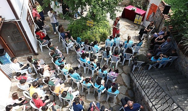 Yazar Karamuti Misi Yazıevi’nde öğrencilerle söyleşi yaptı