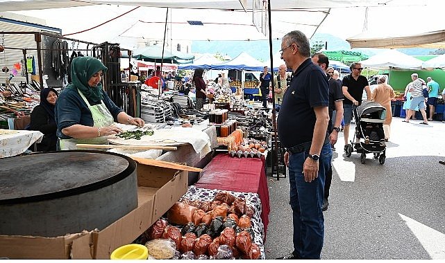 Başkan Topaloğlu’ndan pazar esnafına ziyaret