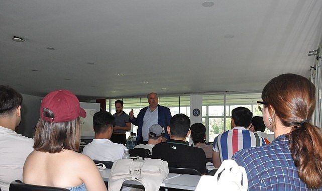 EÜ’de “Sürdürülebilir Yarınlar İçin Yenilenebilir Enerji Buluşması” yapıldı