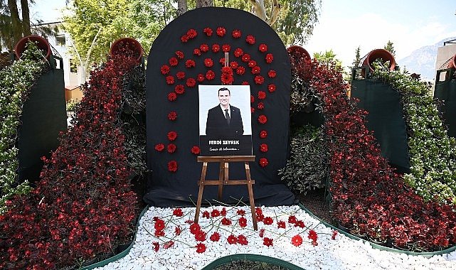 Kemer’de Başkan Zeyrek için anma alanı oluşturuldu