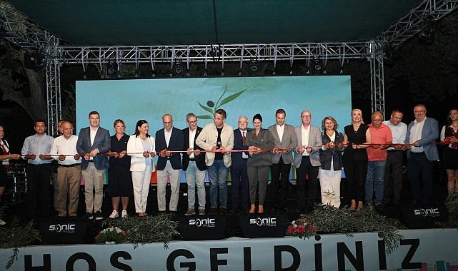 6. Burhaniye Kitap Fuarı Coşkuyla Başladı