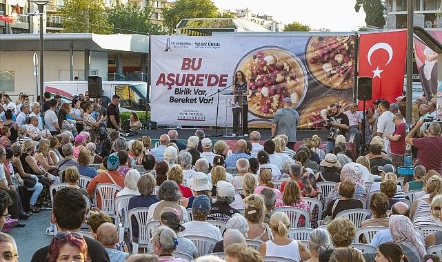Karşıyaka’da anlamlı buluşma: Aşure kazanı dostluk ve barış için karıldı