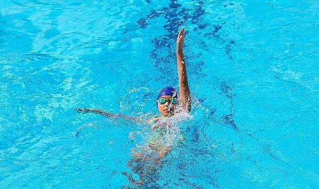 Narlıdere’de Yüzme Kursları Başladı