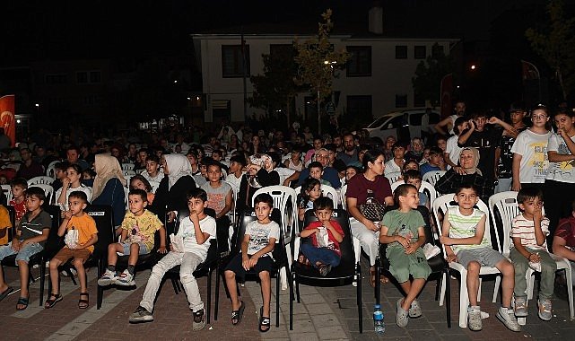 Osmangazi Belediyesi’nin sinema gecelerine yoğun ilgi