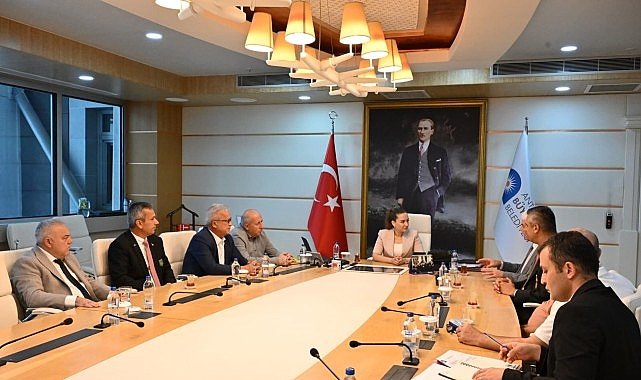 Antalya Büyükşehir Belediyesi şehit aileleri ve gazileri yalnız bırakmıyor