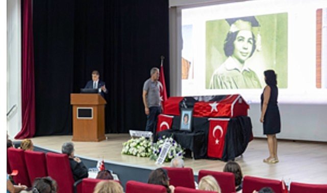 Başkan Tugay’dan hocası Emel Tümbay’a duygusal veda