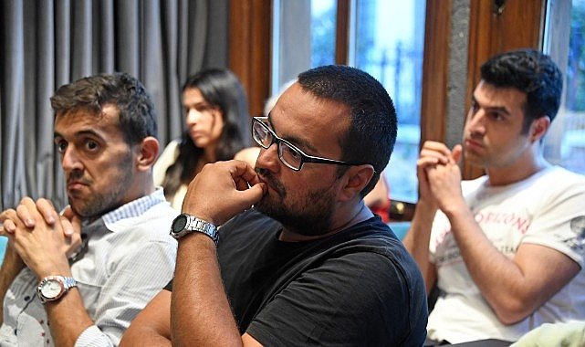 Dünya çapında başarı elde etmiş girişimciler tecrübelerini gençlerle paylaşıyor