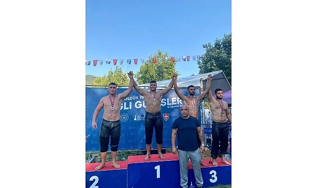 Kemer Belediye güreşçisi kürsüye çıktı