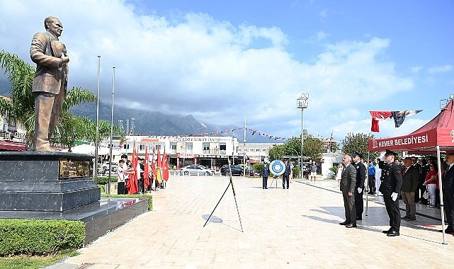 Kemer’de Zafer Bayramı töreni