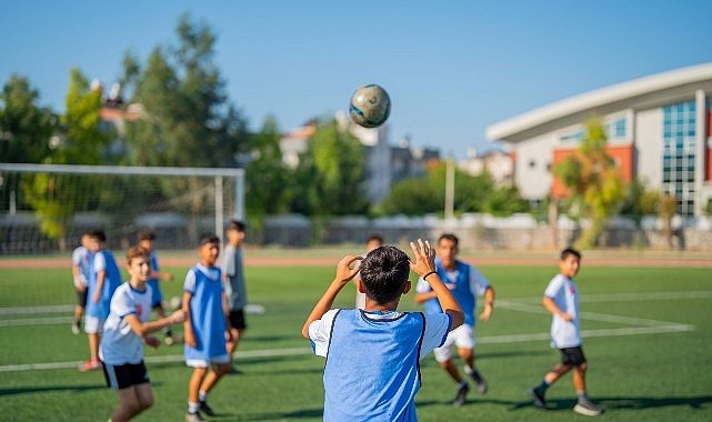 Milas Belediyesi Yaz Futbol Okulu’nda Antrenmanlar Devam Ediyo