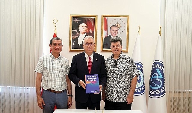 Prof. Dr. Apaydın’ın yeni kitabı burun cerrahisinde referans niteliği taşıyor