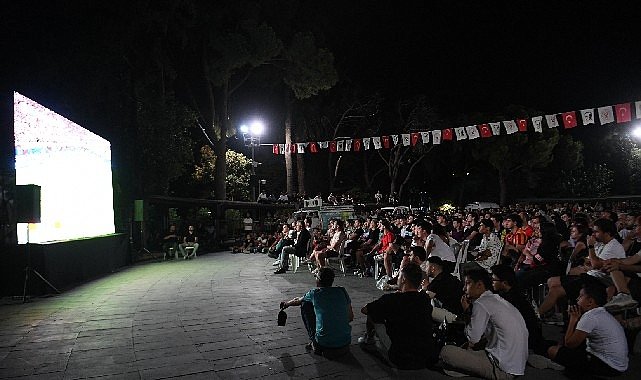 12 Dev Adam’ın final heyecanı Bornova’da dev ekranda yaşanacak