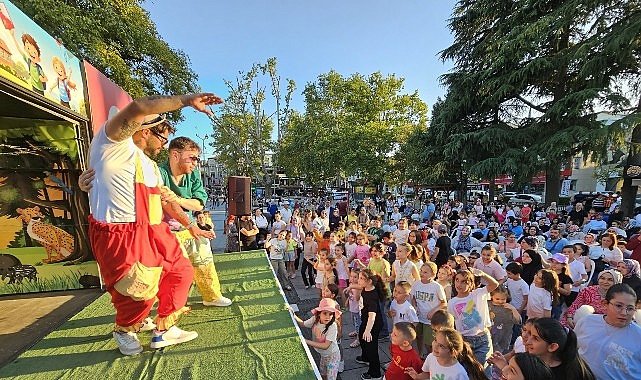 Gölcük’te Okul Yolu Şenliğe Dönüşüyor