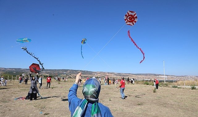 İnegöl Semaları Uçurtmalarla Renklendi
