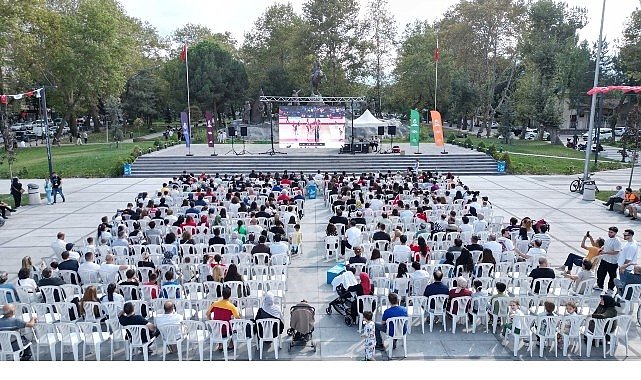 İnegöl Tribününden Millilere Tam Destek