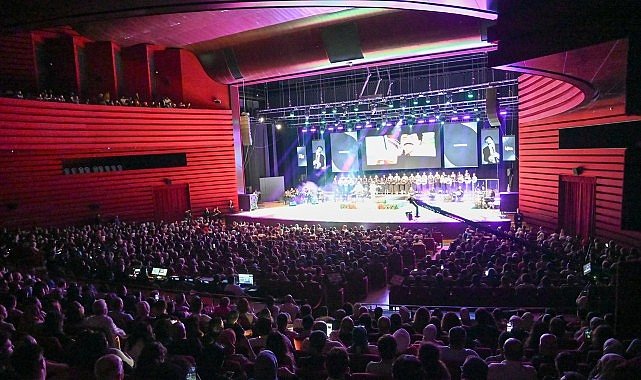 “Müslüm Gürses Şarkıları” Konseri Unutulmaz Bir Akşam Yaşattı