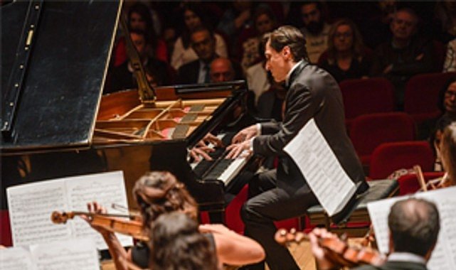 İzmir Oda Orkestrası yeni sezona kapalı gişe başladı