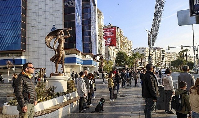 Binlerce Karşıyakalı “Ata’ya Saygı Zinciri” oluşturacak