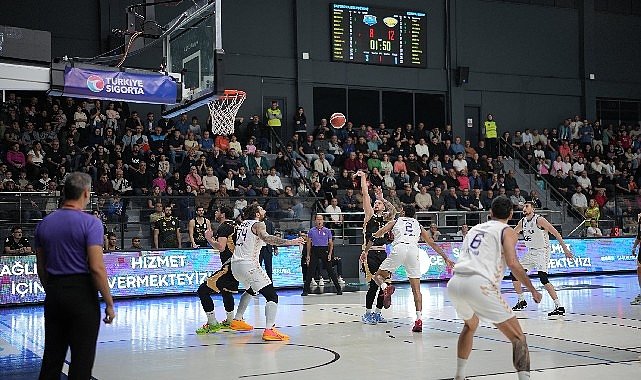 Büyükşehir, Zirve Yarışında “Buradayım” Dedi