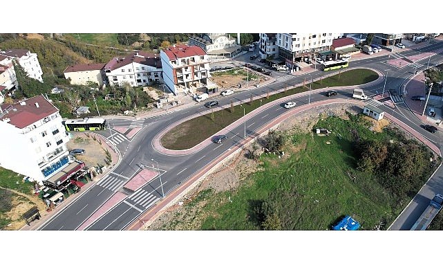 Gebze Dr. Zeki Acar Caddesi’ne dönel kavşak