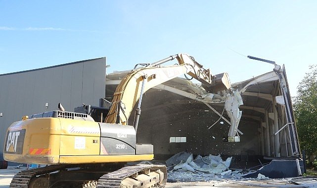 Nilüfer’de imara aykırı iki yapı yıkıldı