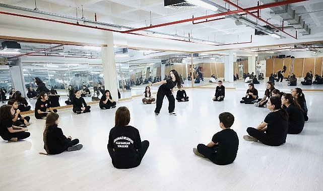 Osmangazi Belediyesi Geleceğin Dansçılarını Yetiştiriyor