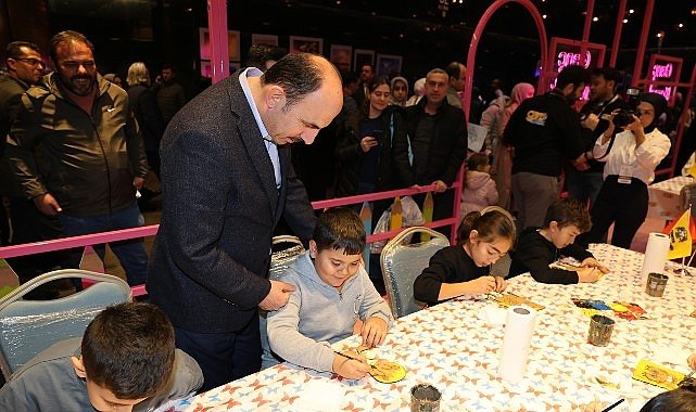 Başkan Altay 17. Altın Dokunuşlar Festivali’nde Ziyaretçilerle ve Çocuklarla Buluştu