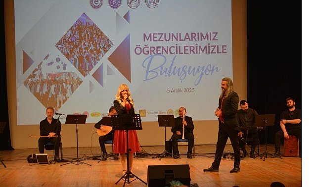 Ege Üniversitesi mezunları öğrencilerle buluştu