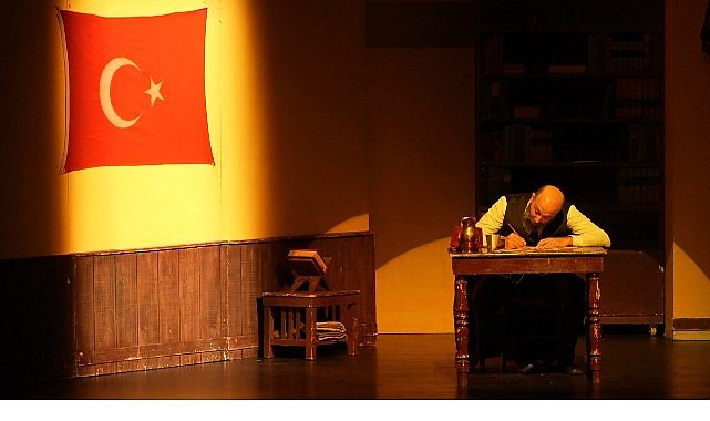 İstiklal Şairi Akif’e tiyatro sahnesinde vefa