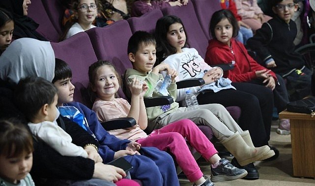 Kartepe’de Minik İzleyicilere Neşeli Bir Gün