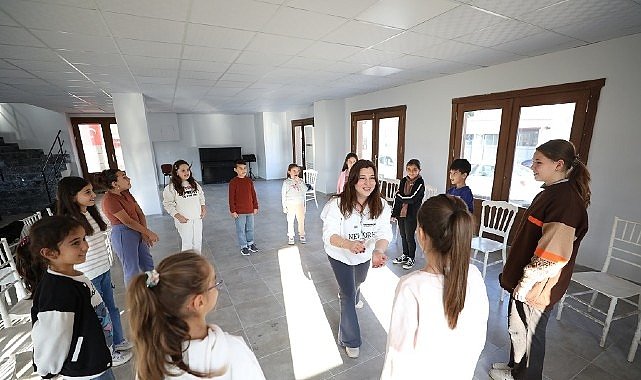 Menderes’te Çocuklara Tiyatro Eğitimi