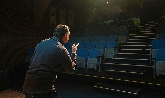 Maltepe’den tiyatroculara destek