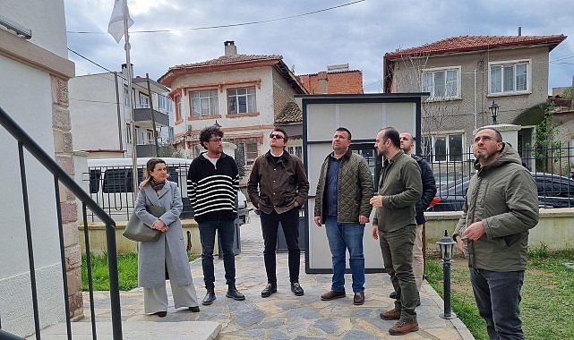 Ayvalık Alan Başkanlığı Ekibinden Burhaniye Kent Arşivi’ne Ziyaret