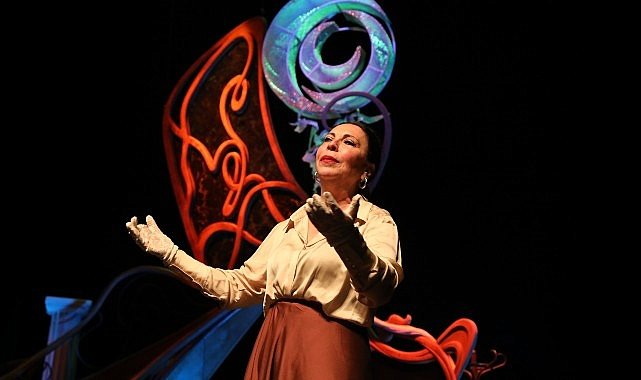 Şehrin Tiyatrosu “Hayat Der Gülümserim” Oyunuyla Ataşehir’de