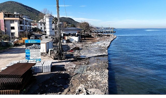 Ulaşlı sahil şeridi fırtınaya karşı yenileniyor