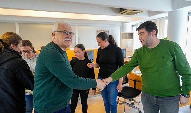 Başkan Ali Kemal Deveciler, Belediye Personeliyle Bayramlaştı