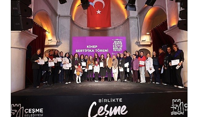 Çeşme’de 8 Mart Dünya Emekçi Kadınlar Günü “Buradayız, Eşitiz, Birlikteyiz” temasıyla kutlandı