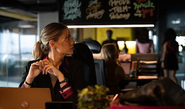 Netflix, Başrollerini Eda Ece ve Kaan Yıldırım’ın Paylaştığı ‘Sonunda Sen’ Filminin Fragmanını Yayınladı