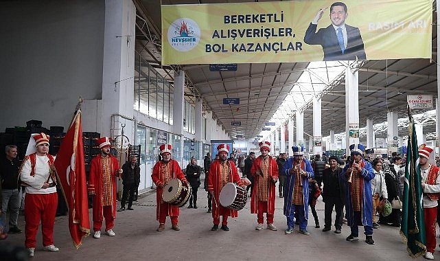 Nevşehirliler Mehter Marşlarıyla Pazar Alışverişi Yaptılar