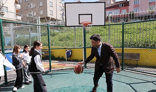 Bağcılar Belediyesi, ilçeyi spor sahalarıyla donatıyor